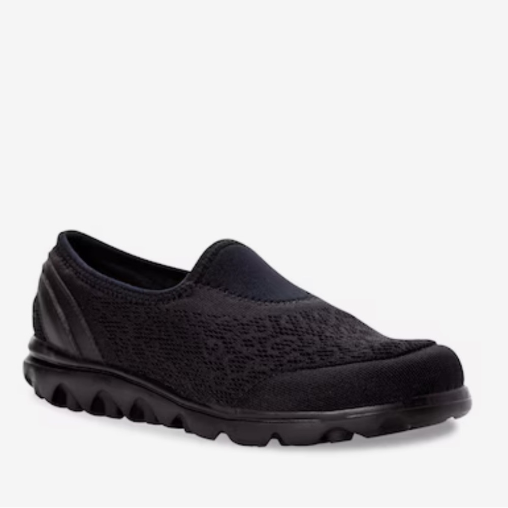 Propet TravelActive Slip-On Walking Shoe - Women's size 7 new